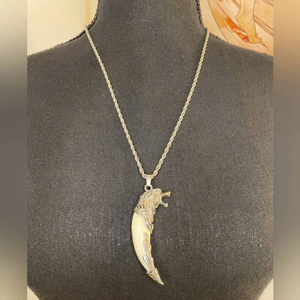 Faux Wolf Tooth Pendant Necklace with Wolf Head Stainless Steel Unisex